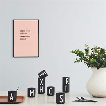 Design Letters cup black - F - Design Letters