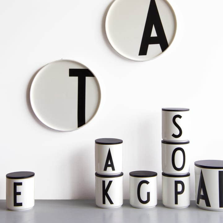 Design Letters cup - J - Design Letters