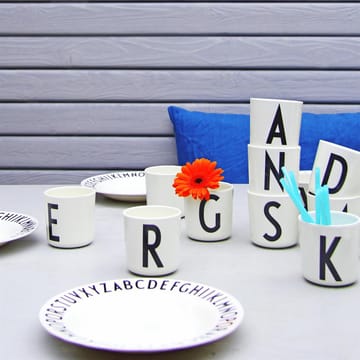 Design Letters cup melamine - Q - Design Letters