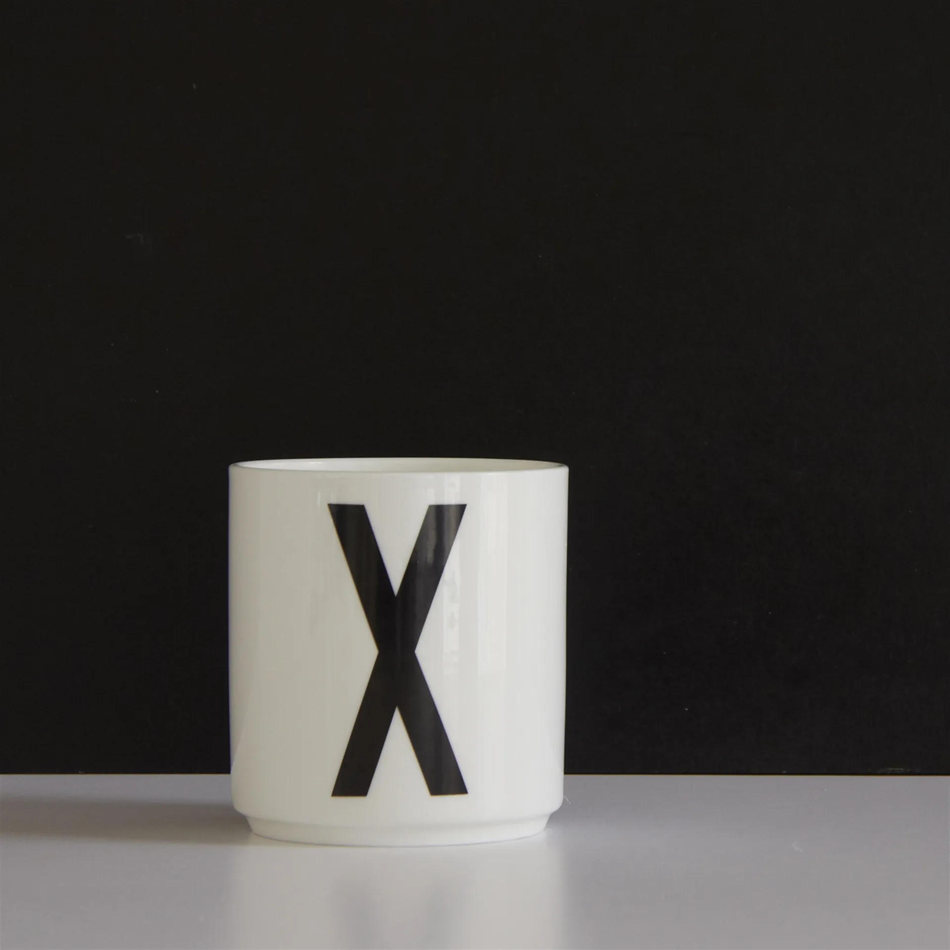 Design Letters cup, x Design Letters