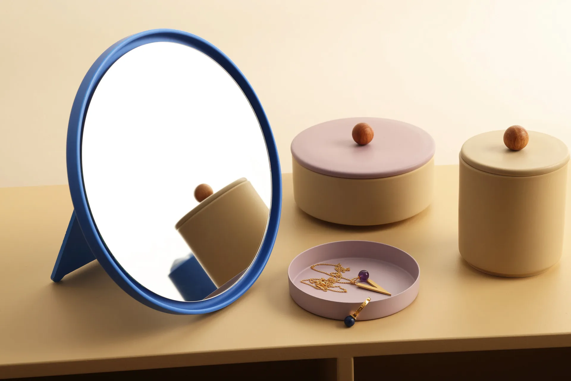 Mirror Mirror table mirror Ø21 cm, Cobalt blue Design Letters