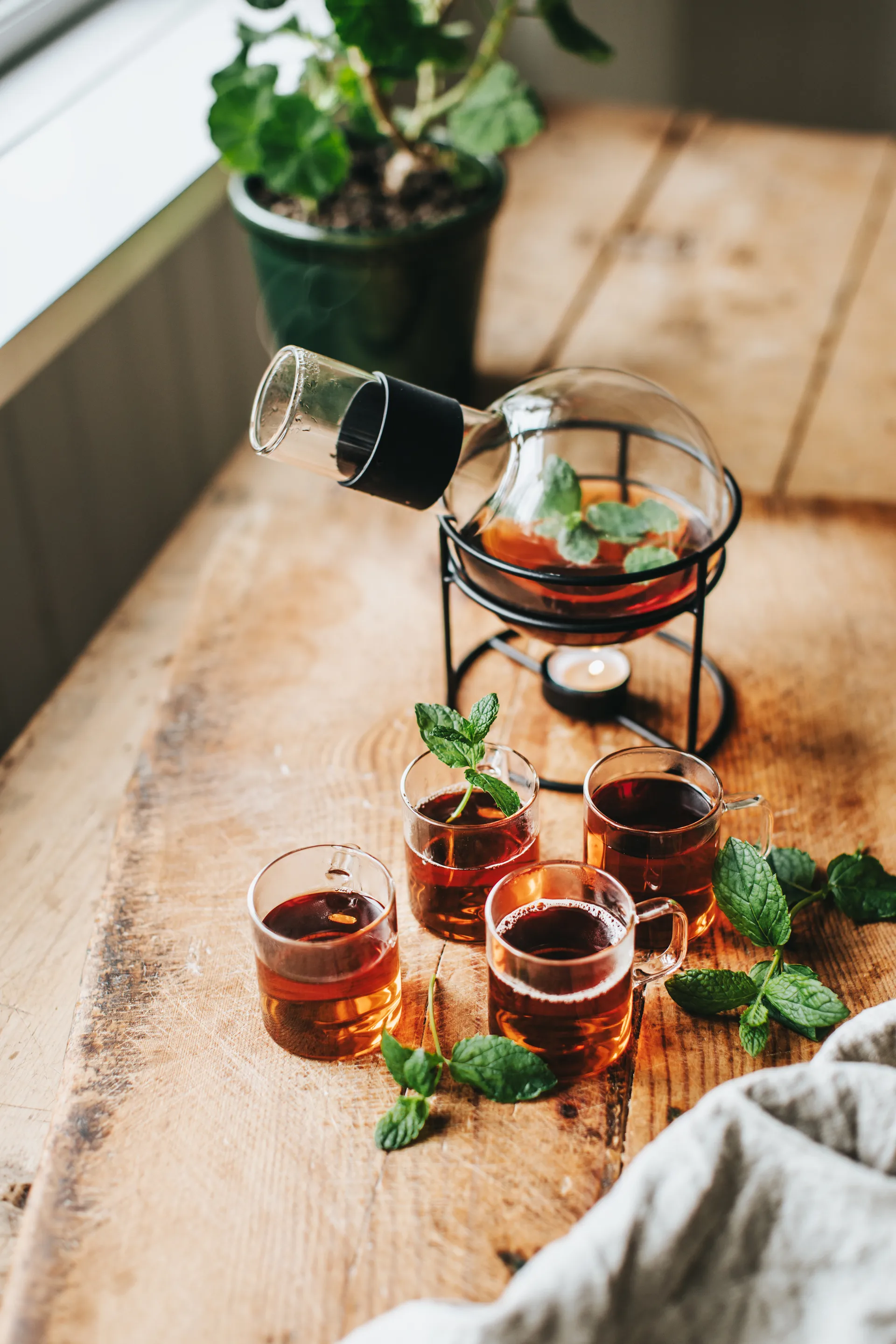 Glora mulled wine flask glass 1.3 L, Black Dorre