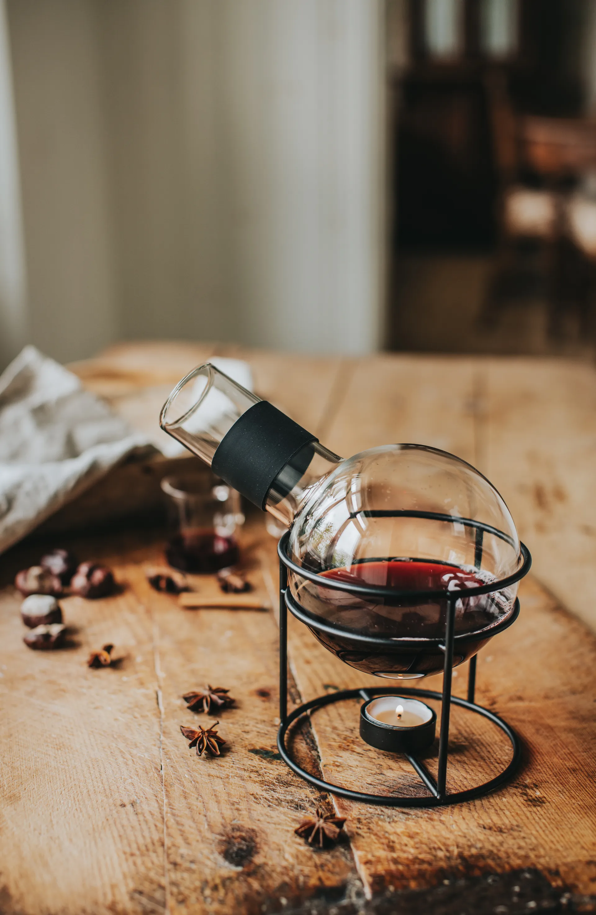 Glora mulled wine flask glass 1.3 L, Black Dorre