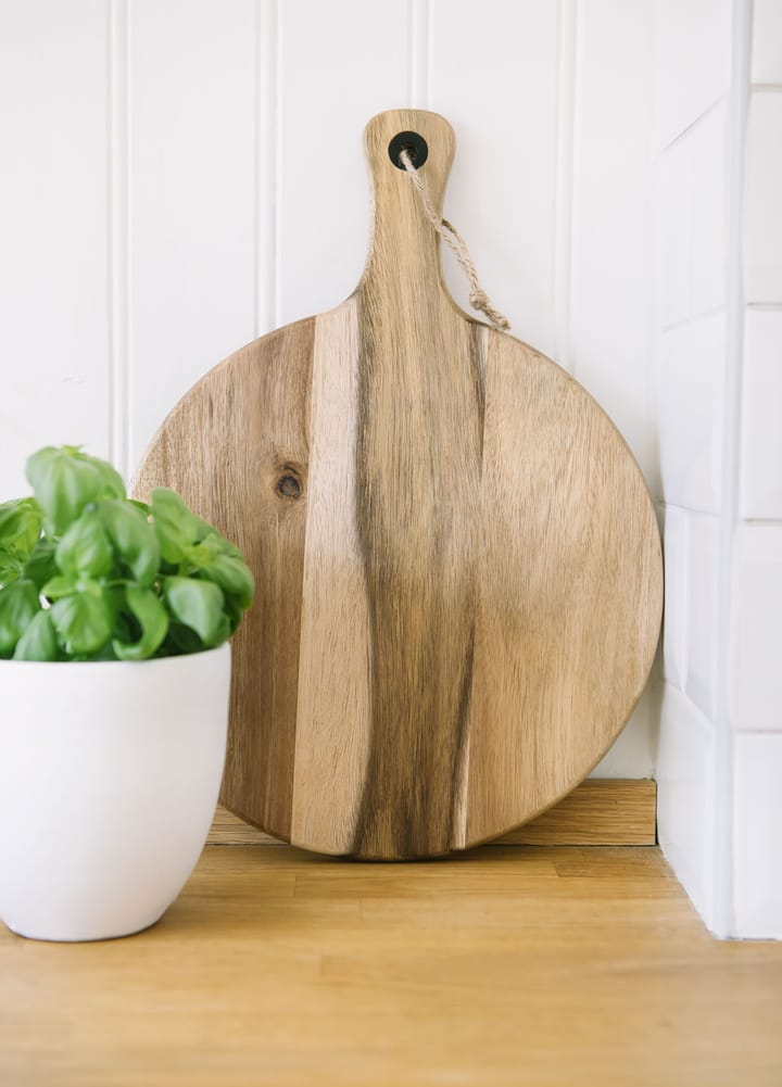 https://www.nordicnest.com/assets/blobs/dorre-sade-pizza-set-pizza-cutter-cutting-board-32-cm-acacia/505953-01_10_EnvironmentImage-57f96949a9.jpeg?preset=tiny&dpr=2