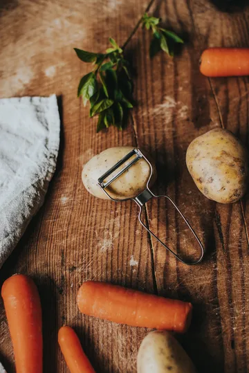 Suki Peeler 12.3x5.3 cm - Stainless steel - Dorre