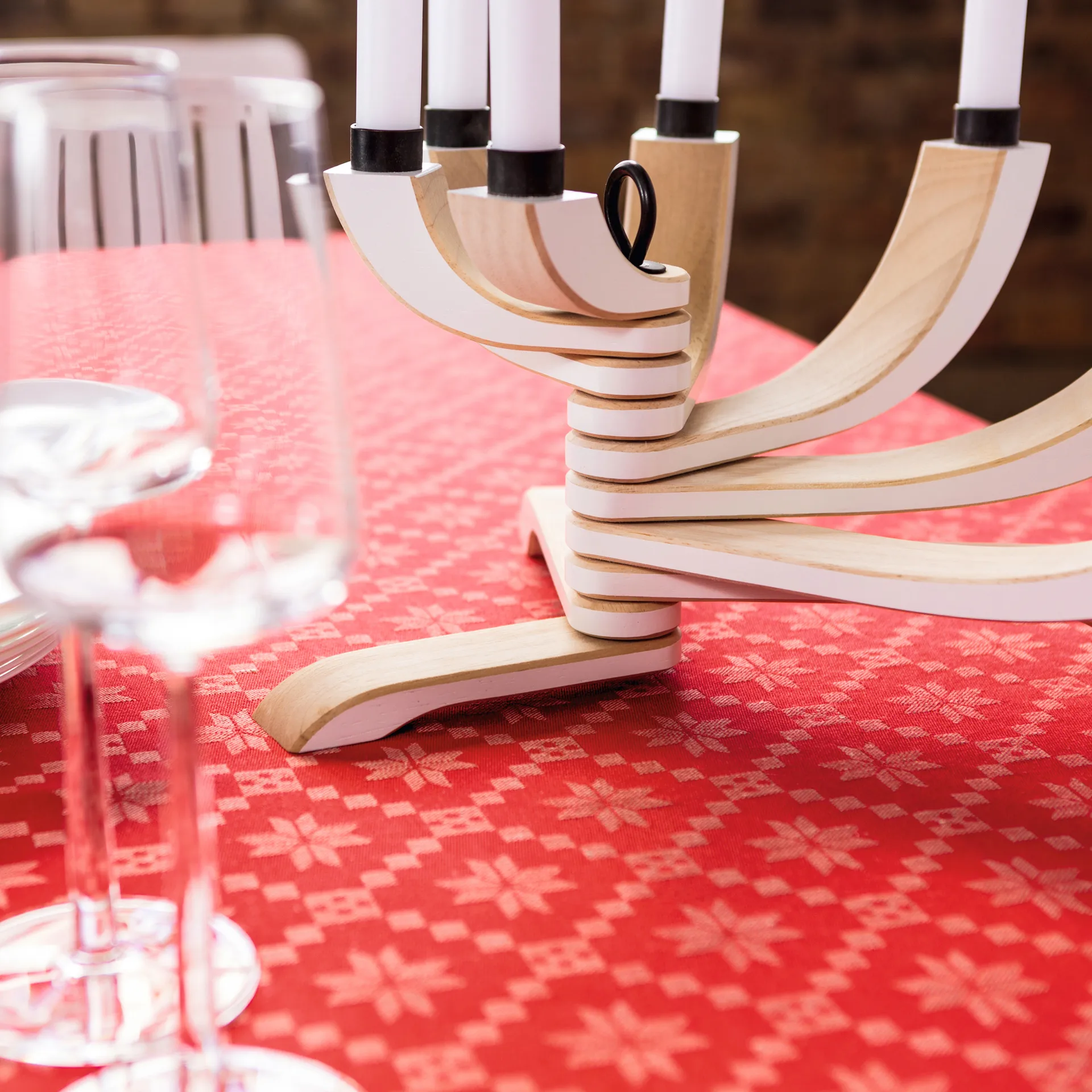 Åttesinglerose table cloth, 150x260 cm Ekelund Linneväveri