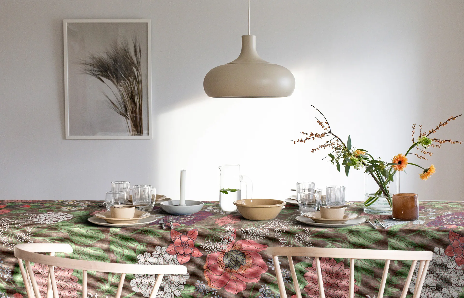 Blomsterfång Tablecloth 145x145 cm, Multi Ekelund Linneväveri