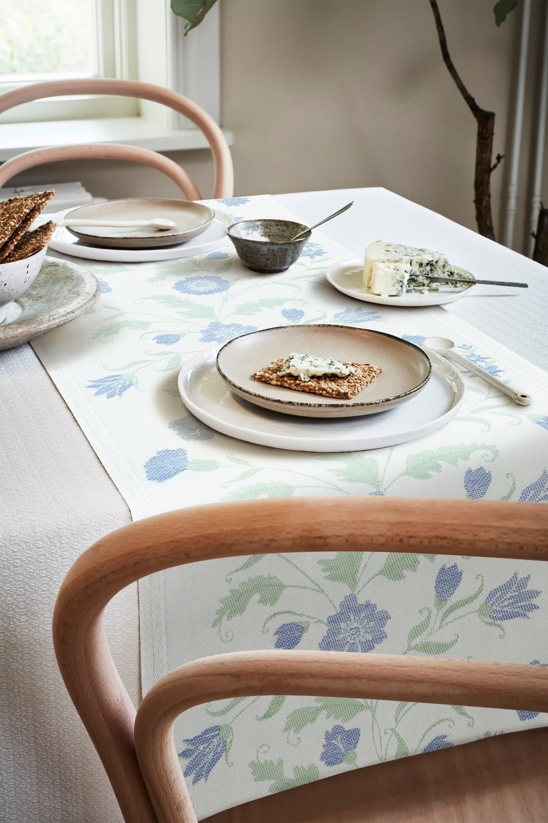 Blue flower runner, 35x120 cm Ekelund Linneväveri