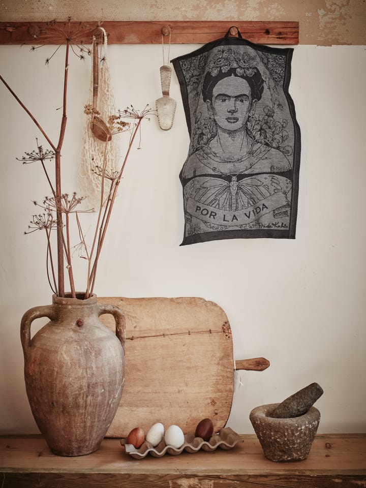 Frida Kahlo kitchen towel 35x50 cm - Fuerza - Ekelund Linneväveri