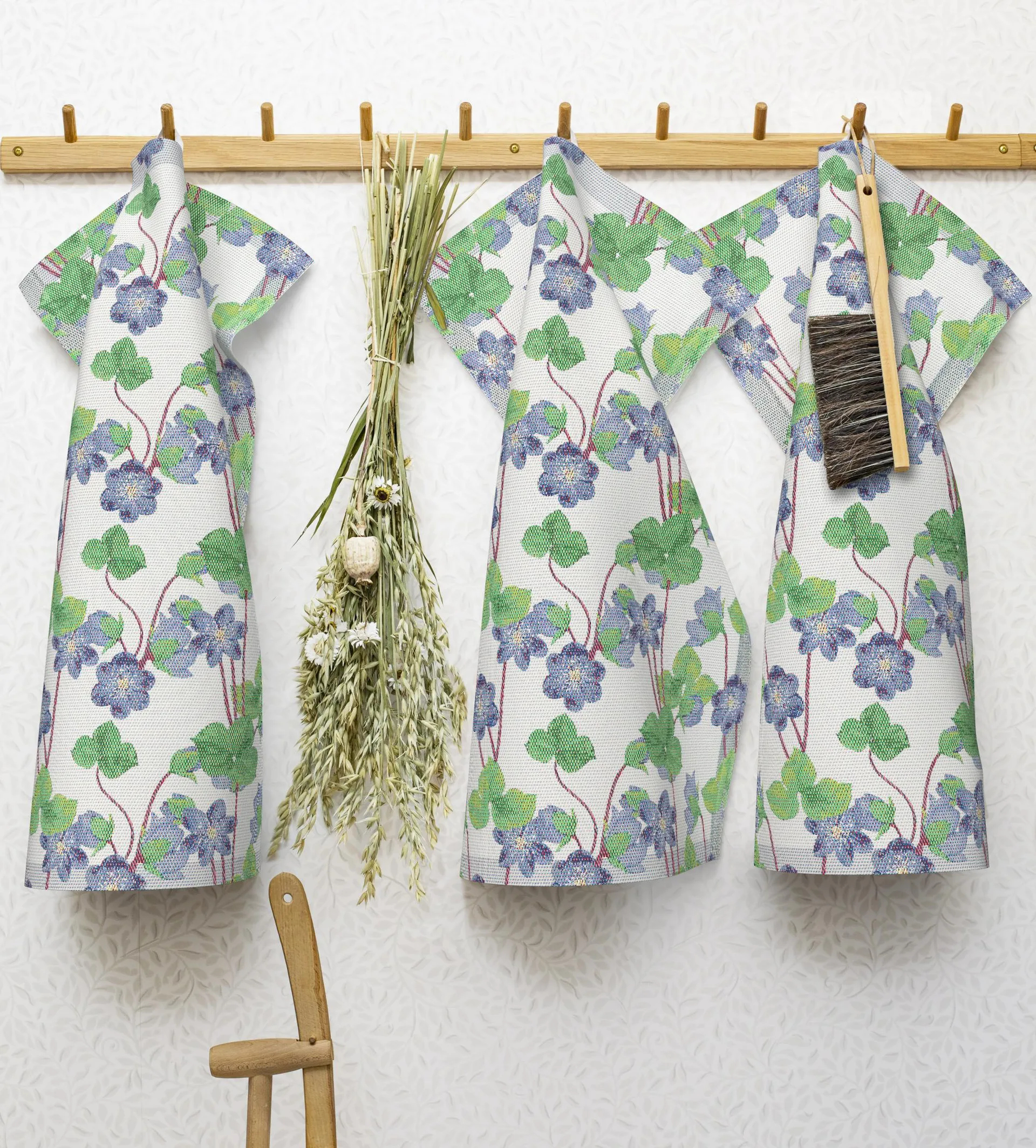 Hepatica kitchen towel 35x50 cm, Blue Ekelund Linneväveri
