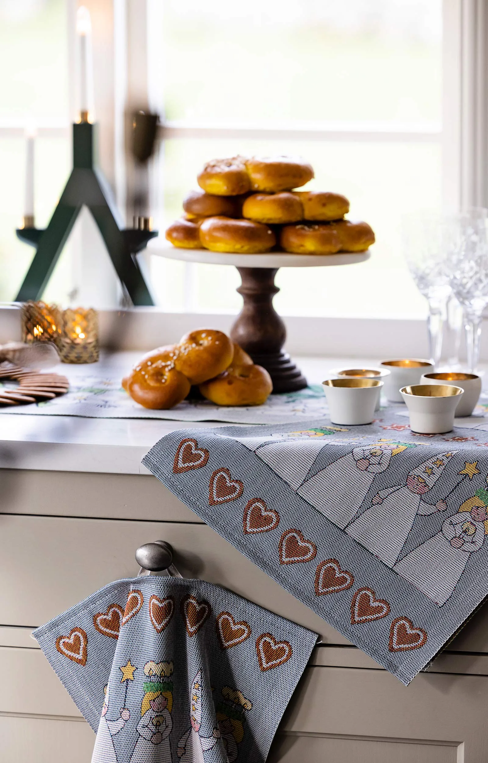 Mistelkvist table runner 35x120 cm, Multi Ekelund Linneväveri