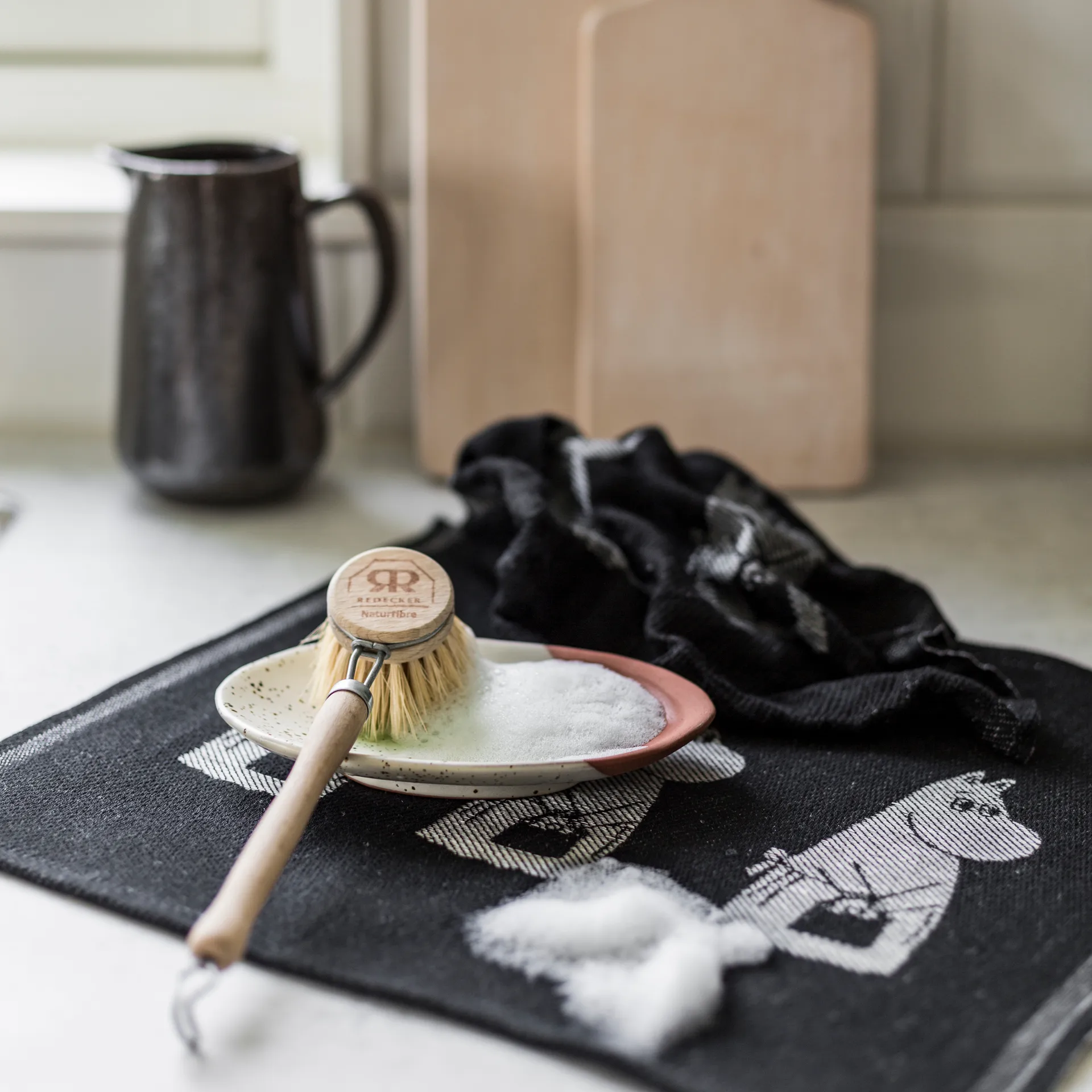 Moominmamma dish towel 28x35 cm, black Ekelund Linneväveri