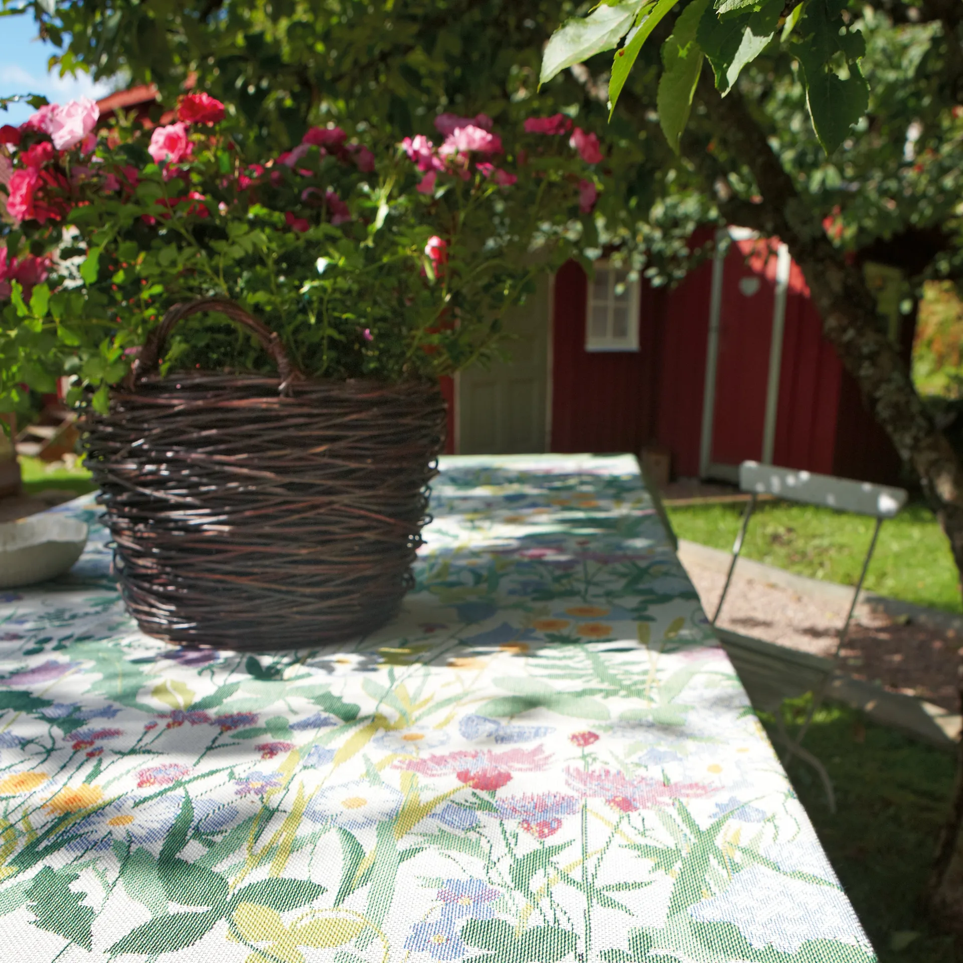 Sommartid table runner, 35x140 cm Ekelund Linneväveri