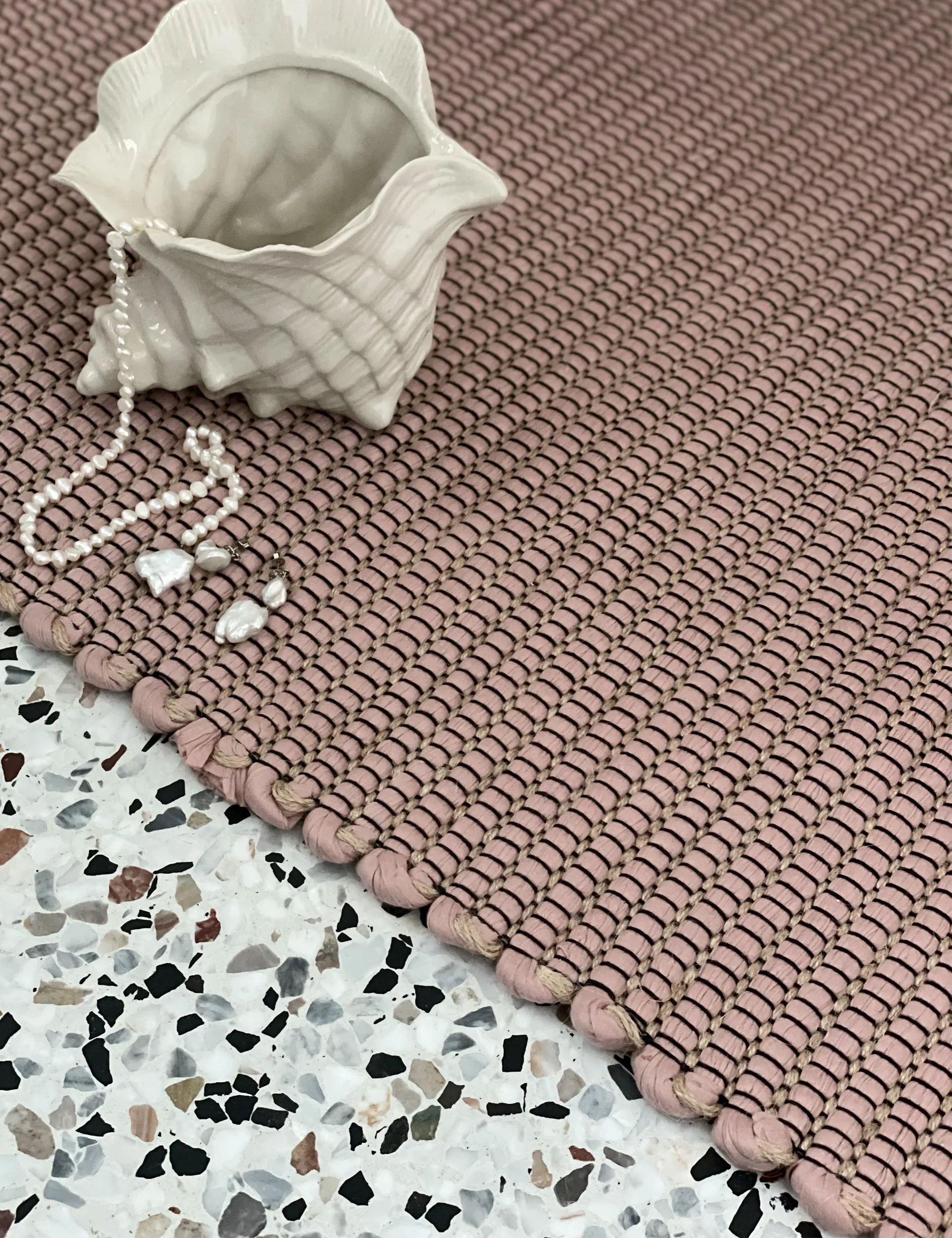 Hazelnut rug 60x180 cm, Light rose Elvang Denmark