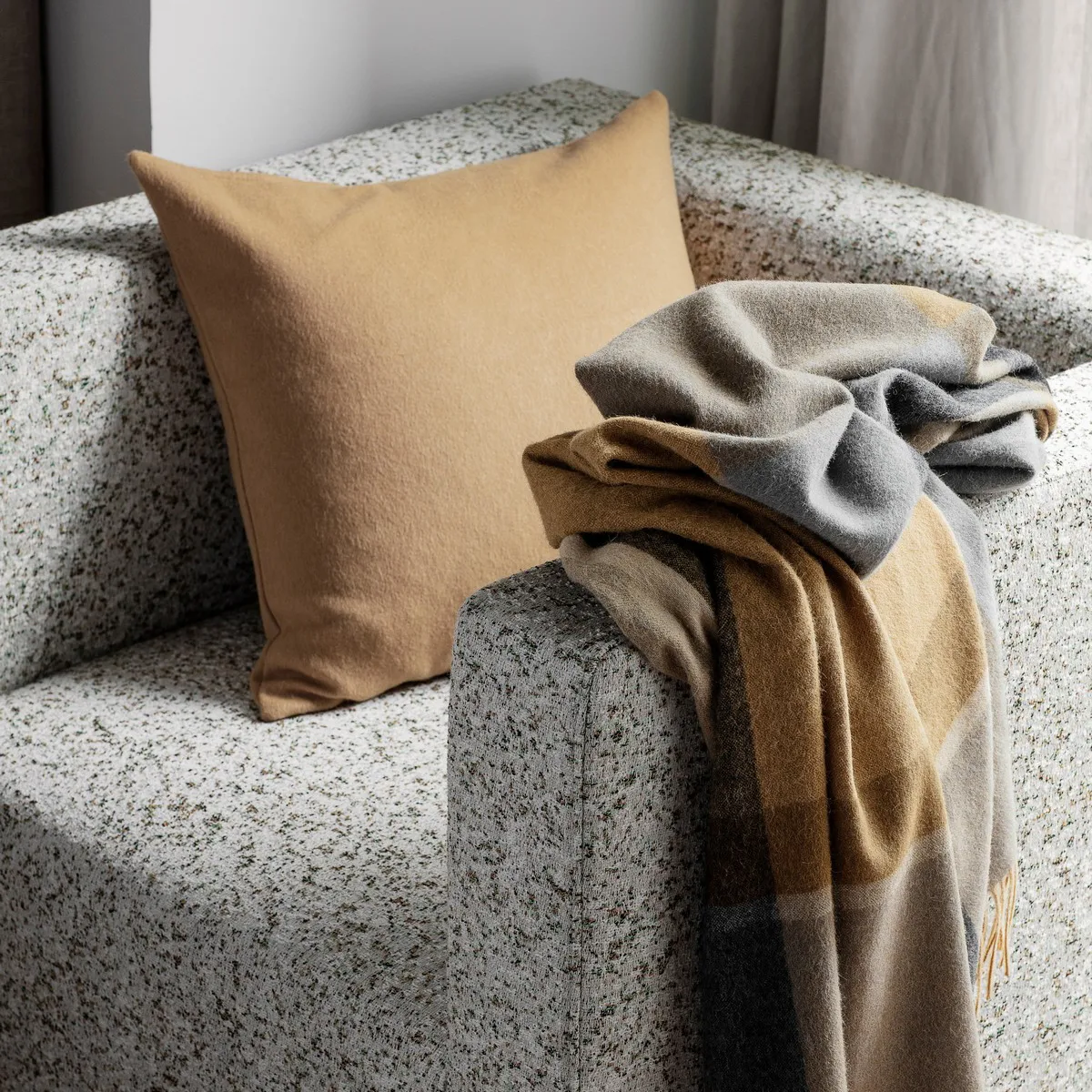 Manhattan throw, ocher yellow-smoked glass Elvang Denmark