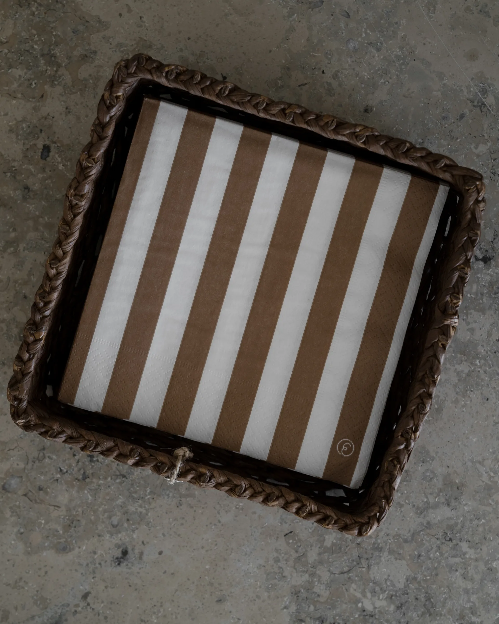 Ernst basket 20x20 cm, Dark brown ERNST