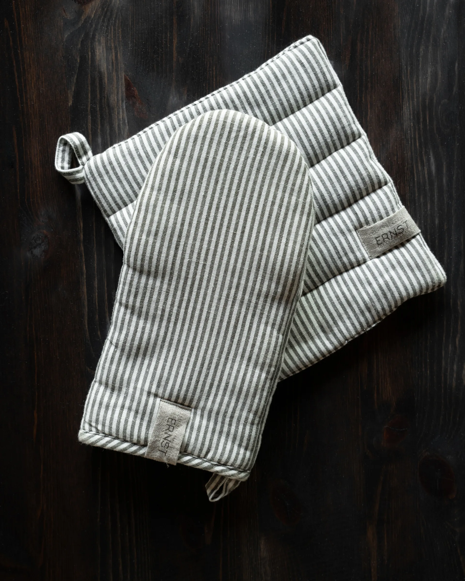 Ernst oven mitt striped, Sage-white ERNST