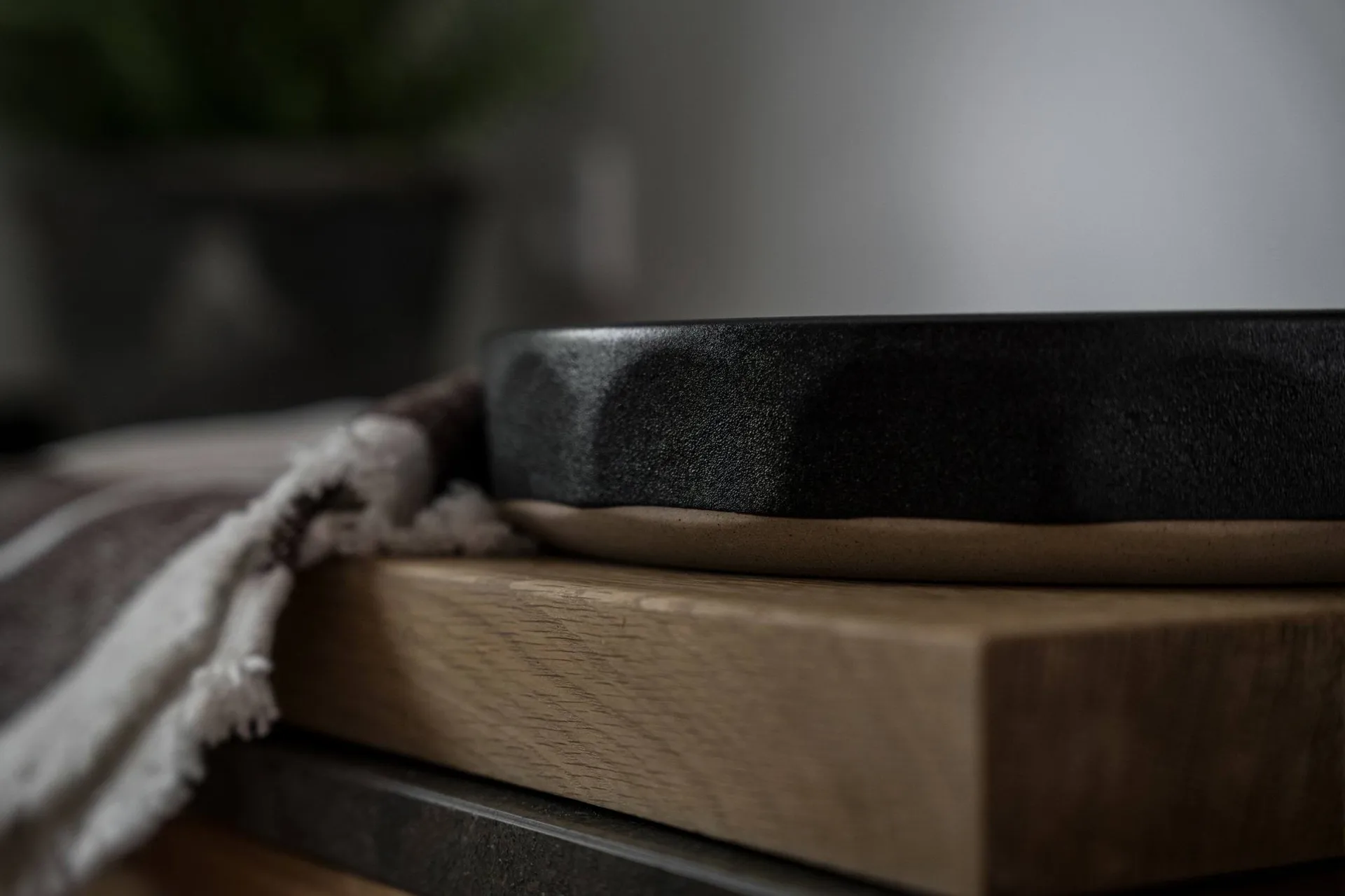 Ernst ovenproof dish, Black-natural, Ø30x5 cm ERNST