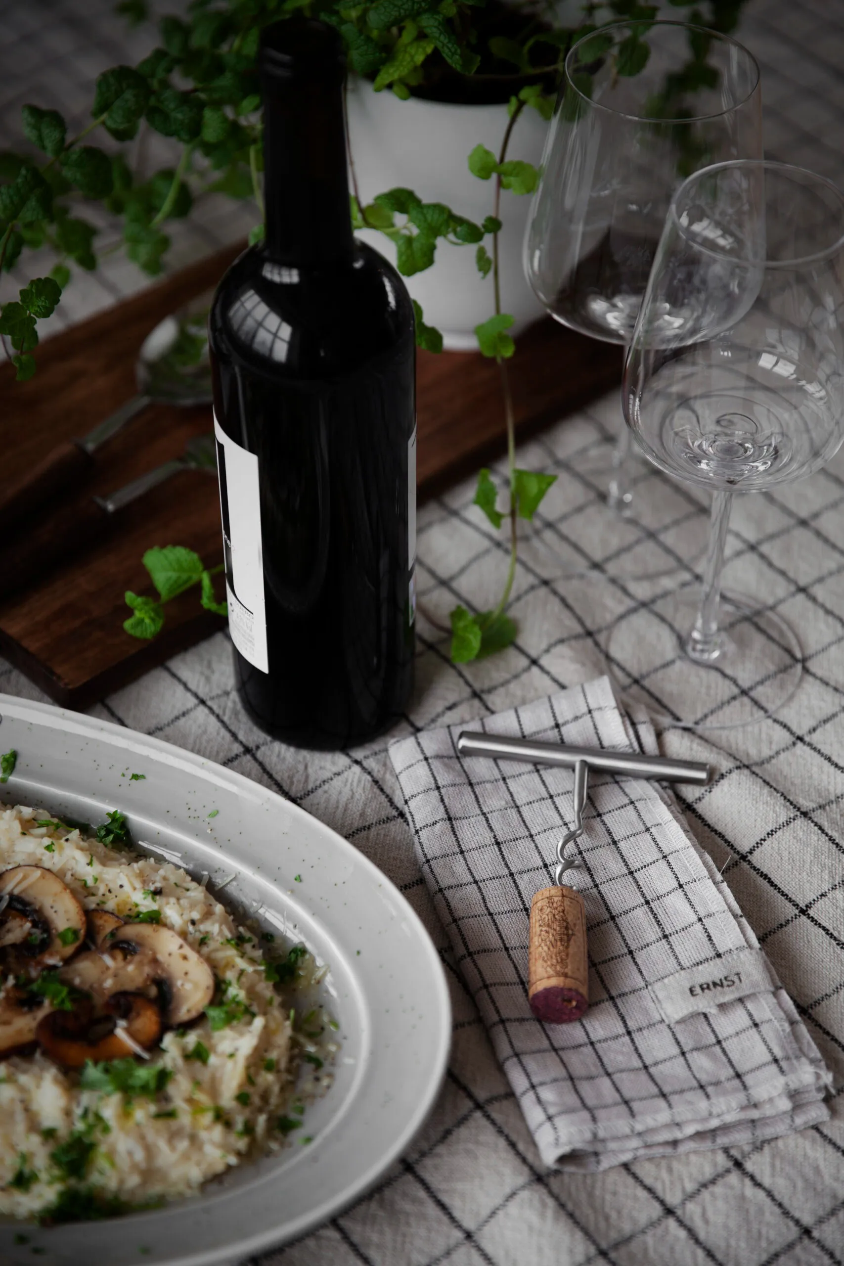 Ernst tablecloth checkered 145x200 cm, Nature-black ERNST