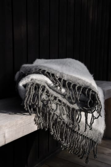 Ernst throw with fringe 130x170 cm - Dark gray-white - ERNST