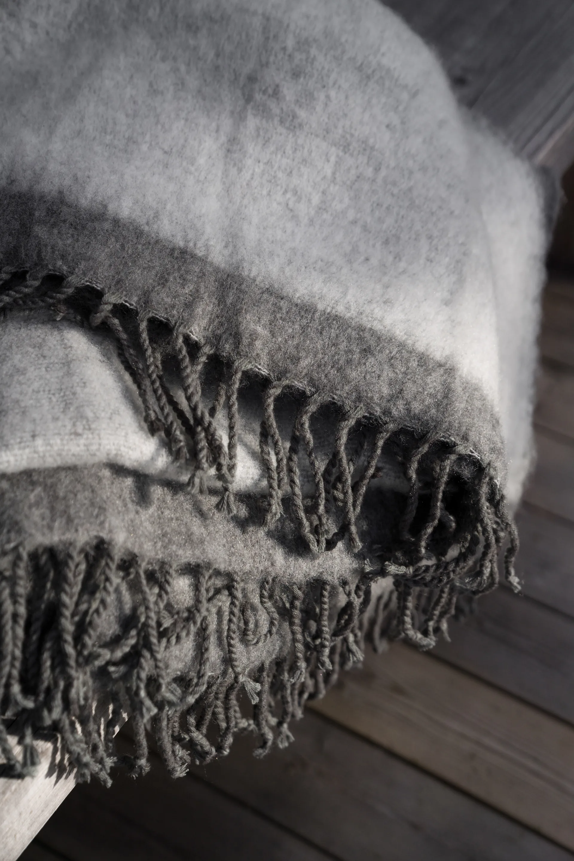 Ernst throw with fringe 130x170 cm, Dark gray-white ERNST