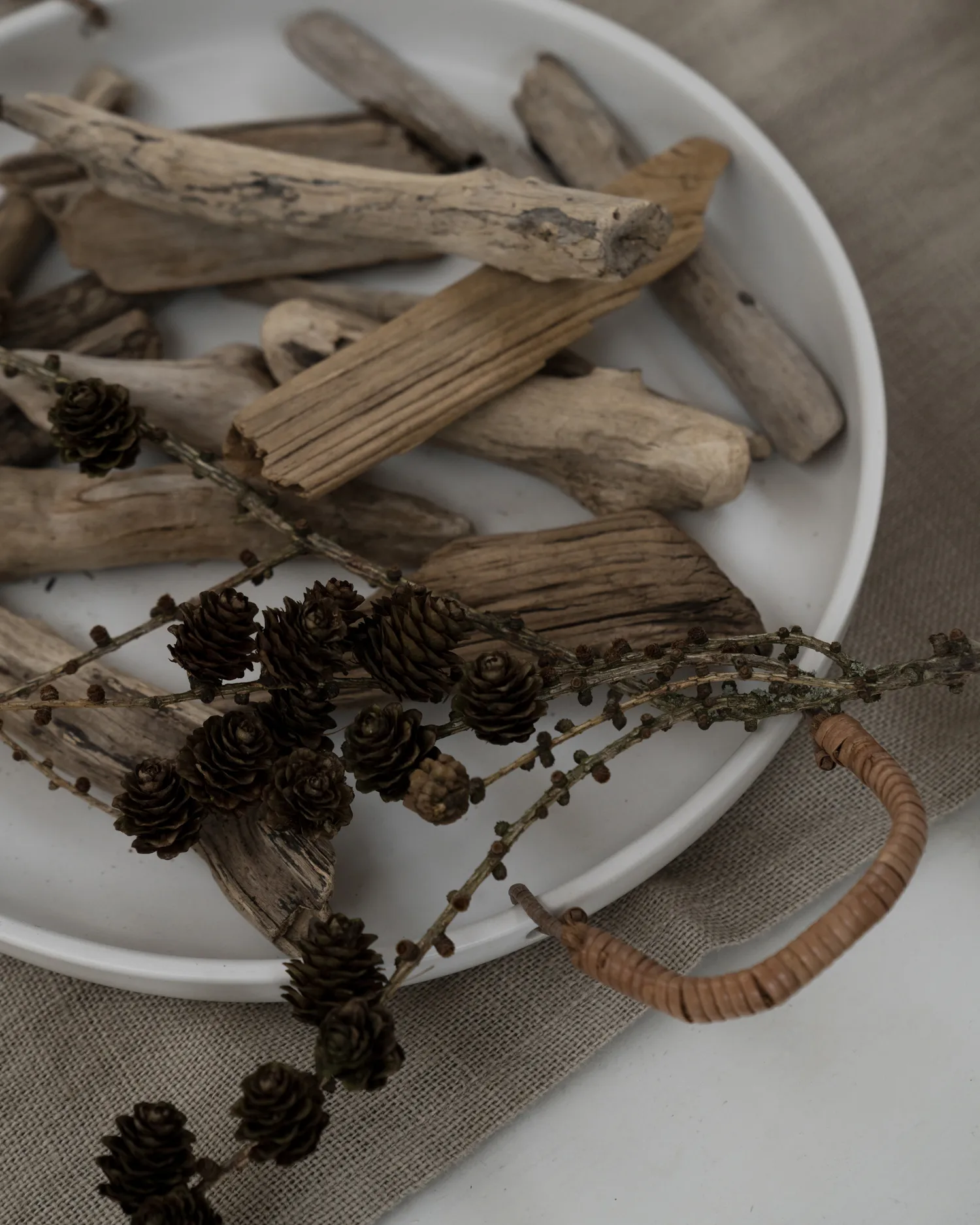 Ernst tray with handle white, Ø35 cm ERNST