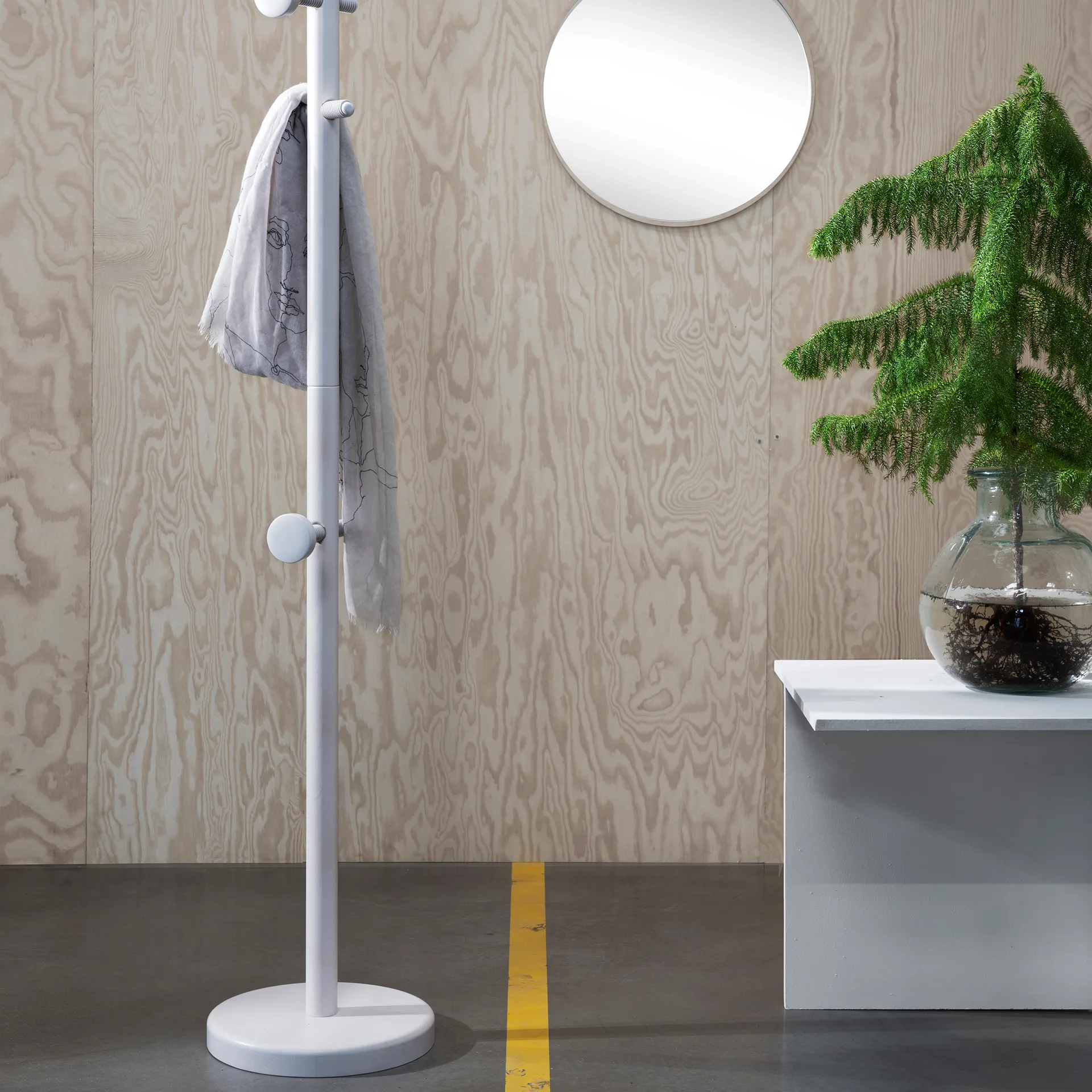 Screwed coatstand, White-stained Essem Design