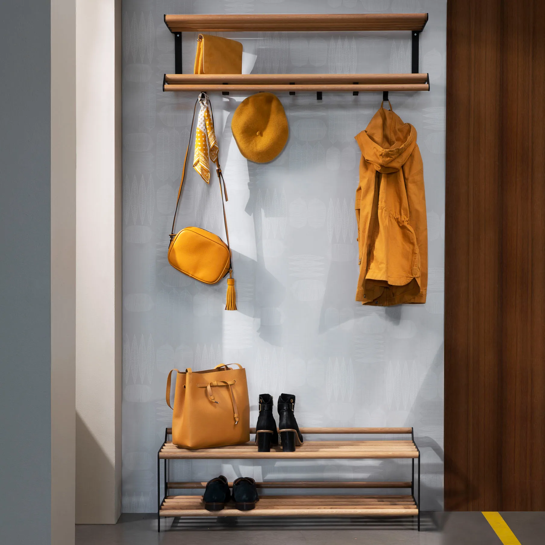 Tamburin hat shelf 60 cm, oak-black Essem Design