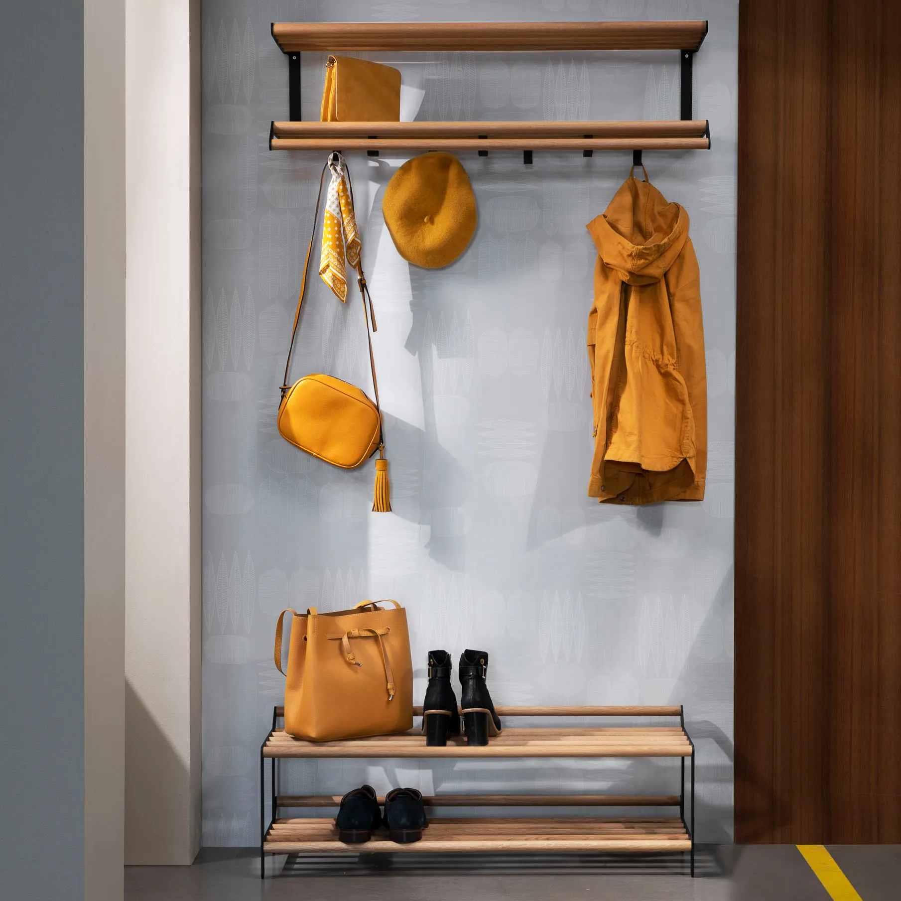 Tamburin shoe shelf 60 cm, oak-black Essem Design