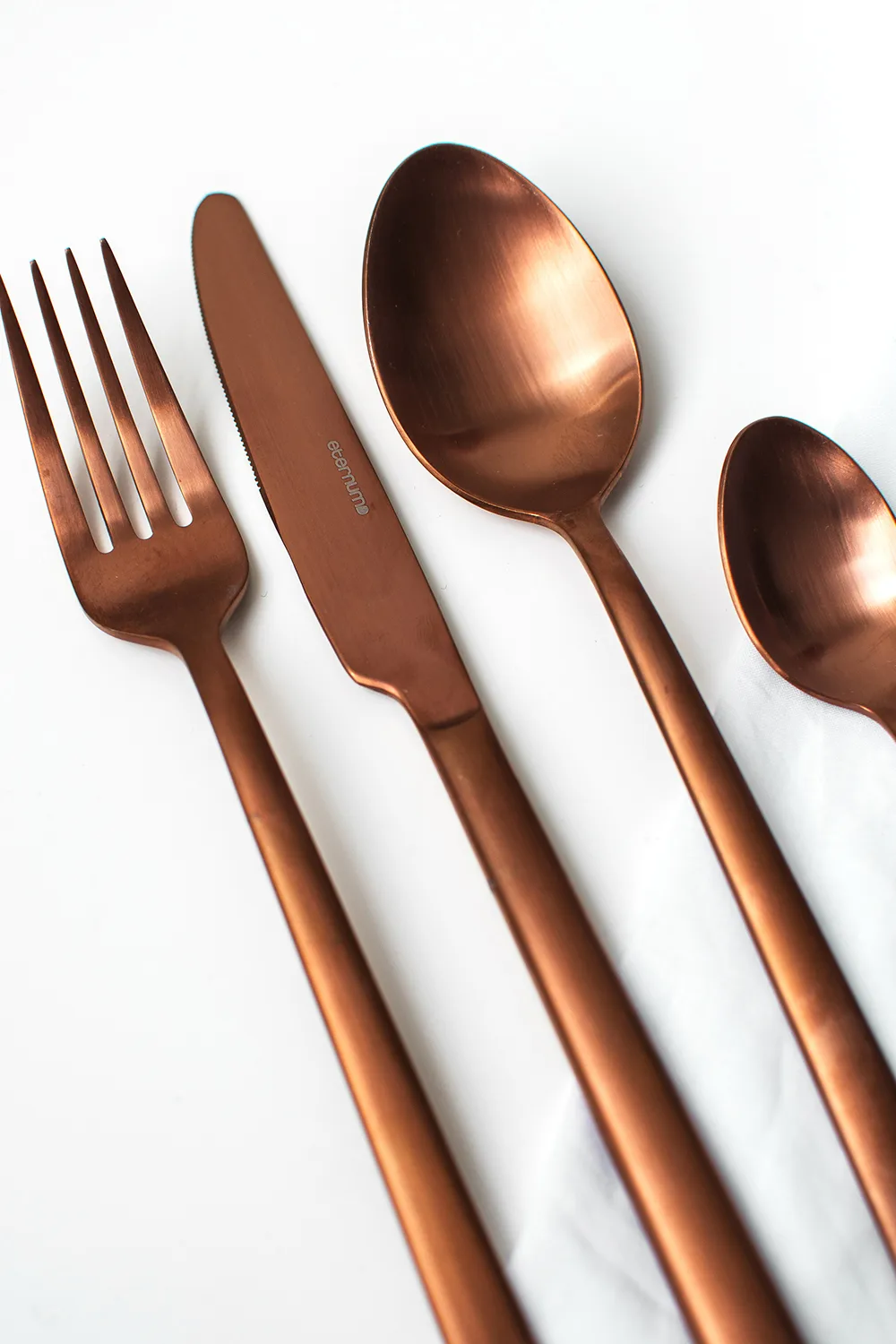 Eternum Nardo cutlery set 16-piece, Copper Eternum