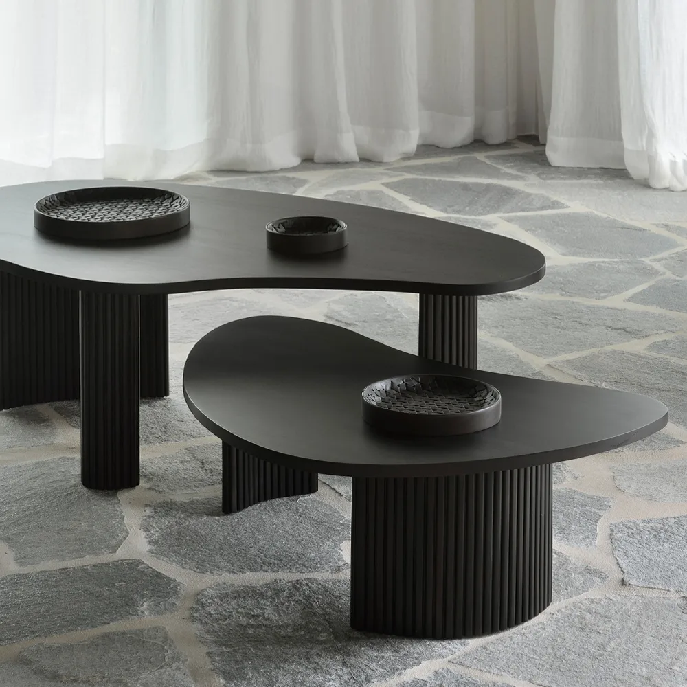 Boomerang coffee table, Mahogany dark brown 125x75 cm Ethnicraft