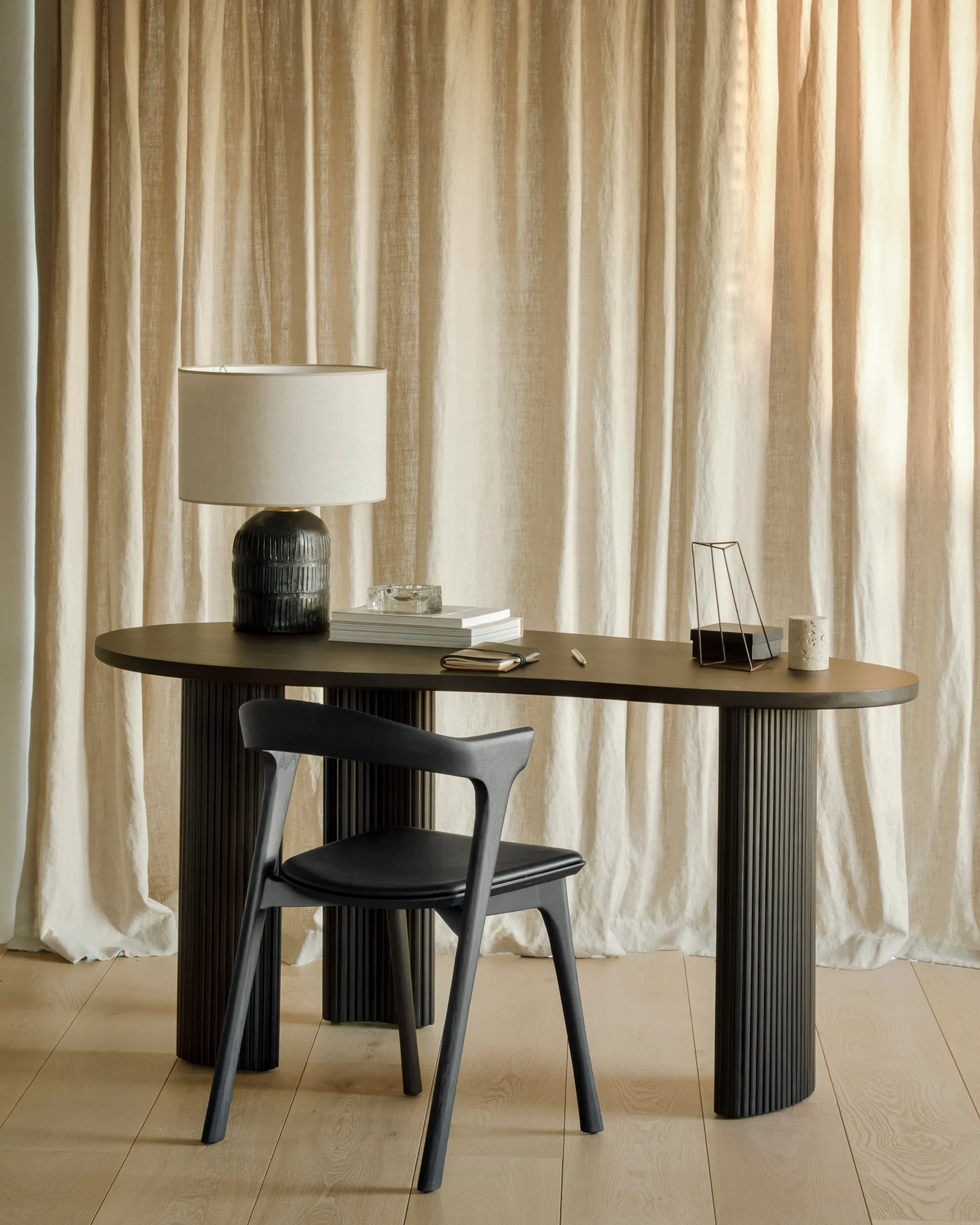 Boomerang desk, Dark brown stained mahogany,160x83x76 cm Ethnicraft