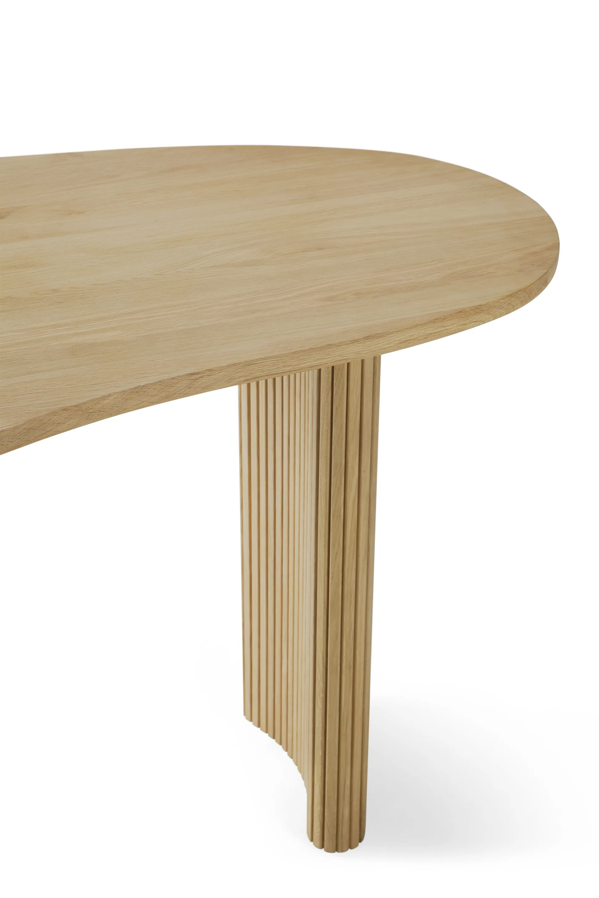 Boomerang desk, Lacquered oak, 160x83x76 cm Ethnicraft