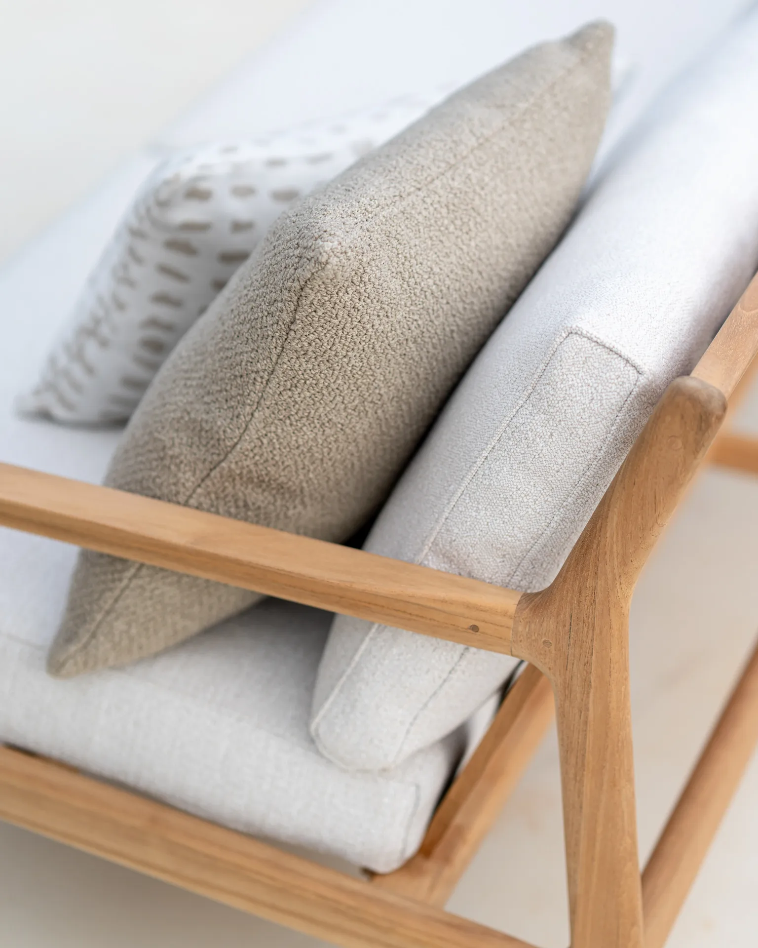 Boucle outdoor cushion 50x50 cm, Oat Ethnicraft