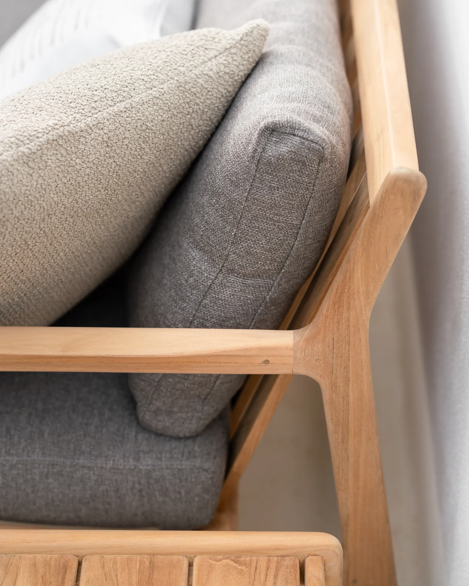 Boucle outdoor cushion 50x50 cm, Oat Ethnicraft