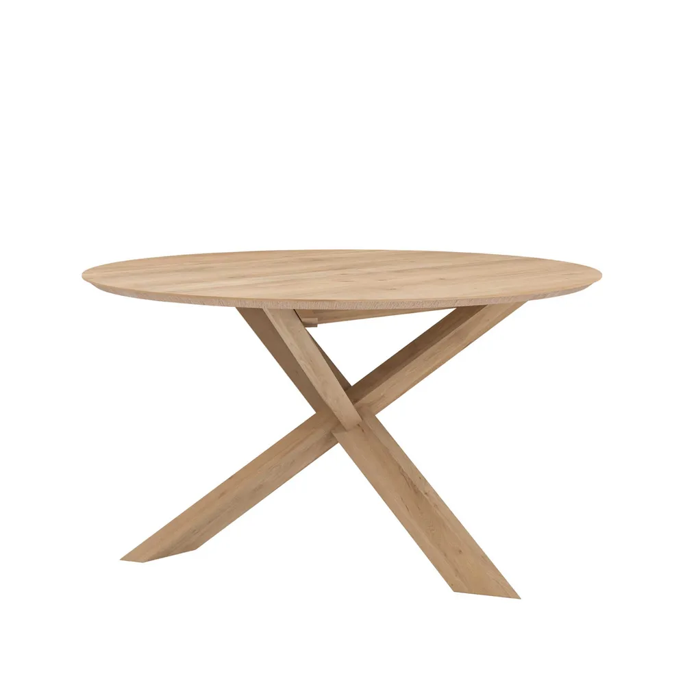 Circle dining table, Oak lacquer Ø136cm Ethnicraft