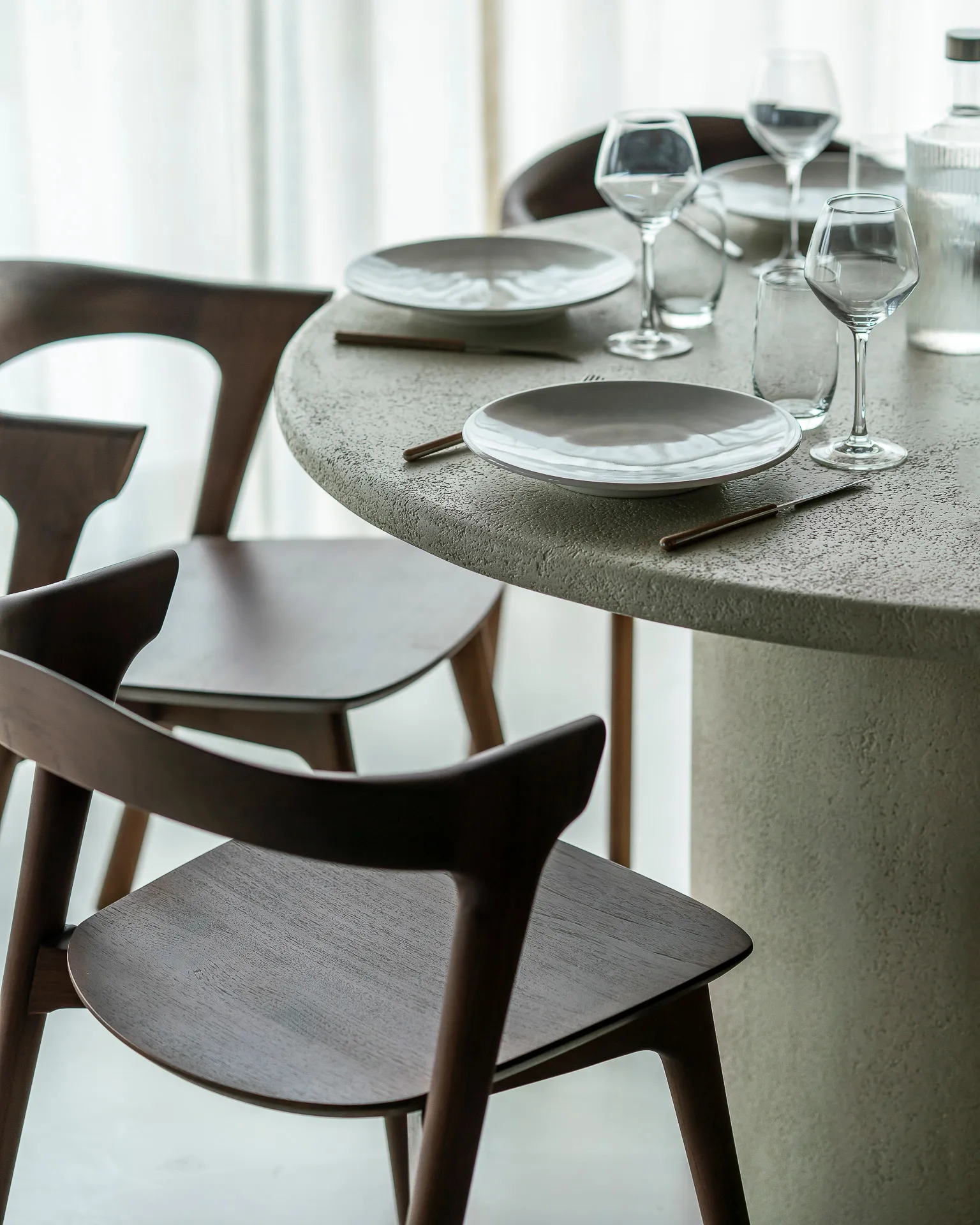 Elements dining table, Off White, Ø125 cm Ethnicraft