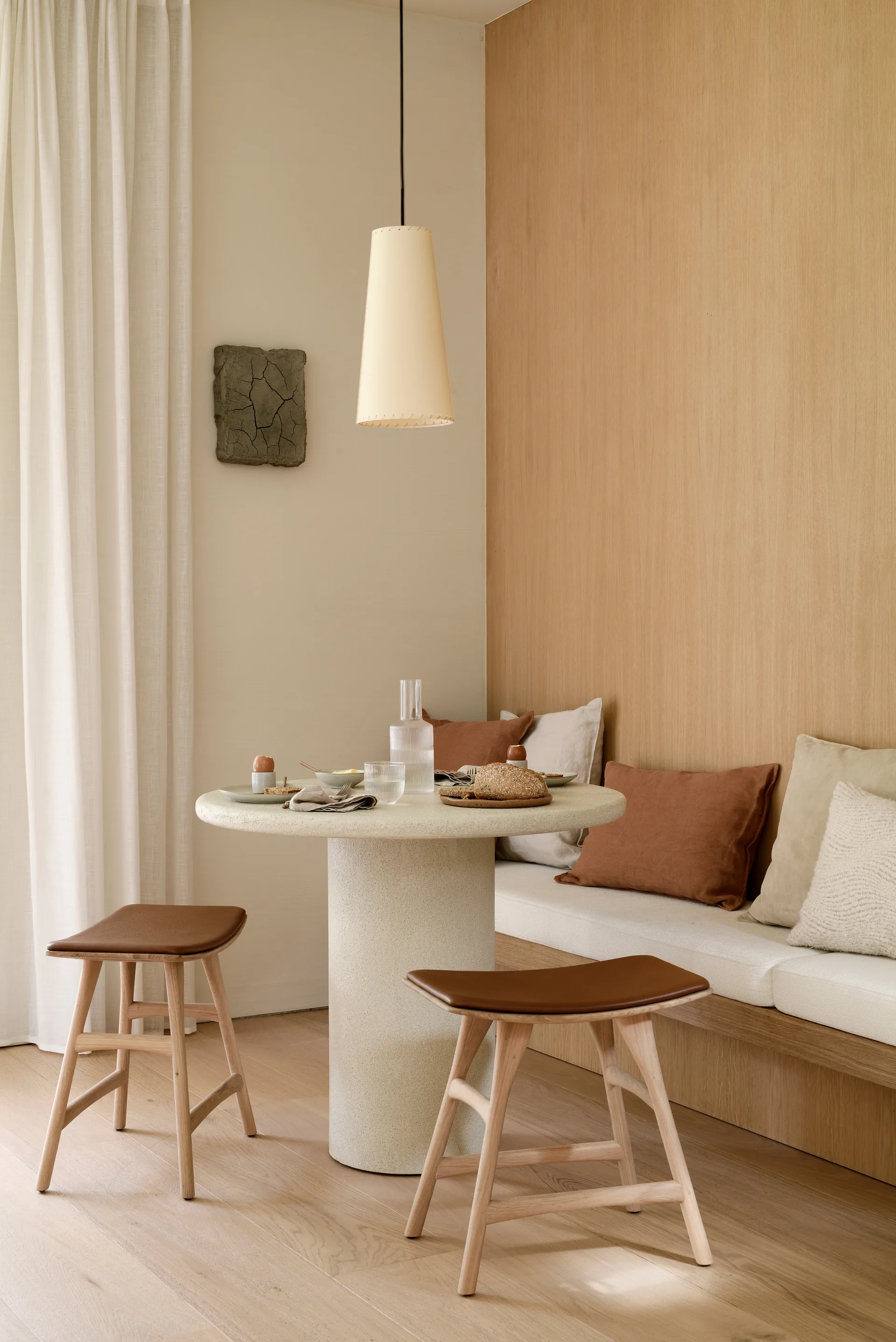 Elements dining table, Off White, Ø90 cm Ethnicraft