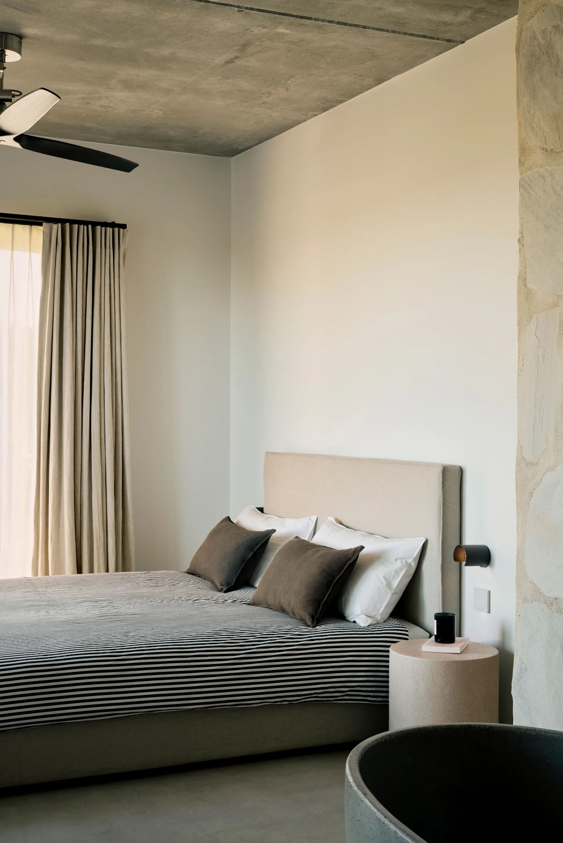 Elements side table Ø40 cm, Off white Ethnicraft