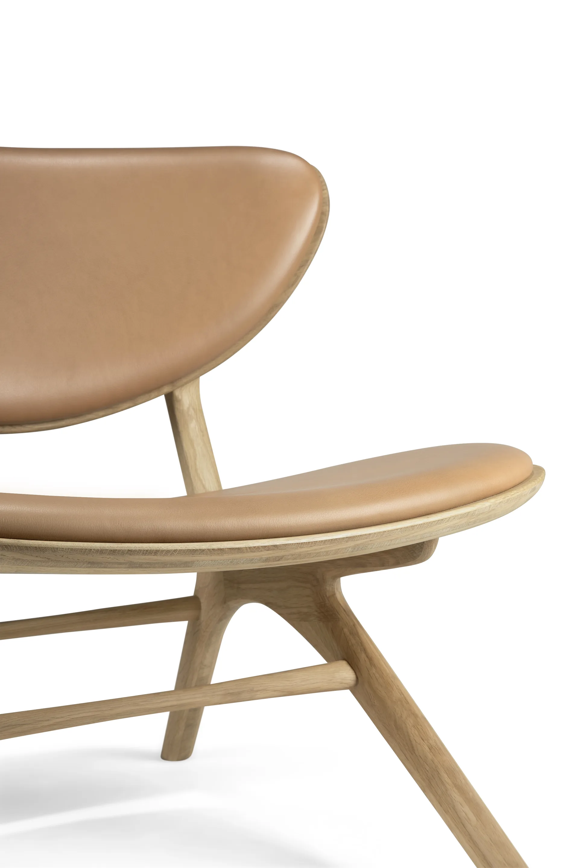 Eye lounge armchair, Lacquered oak-leather Sienna Ethnicraft