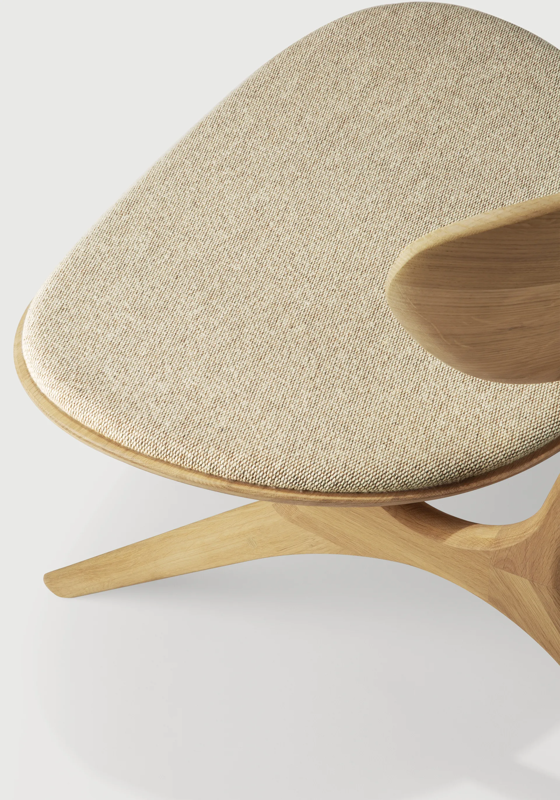 Eye lounge armchair, Oak, off-white Ethnicraft