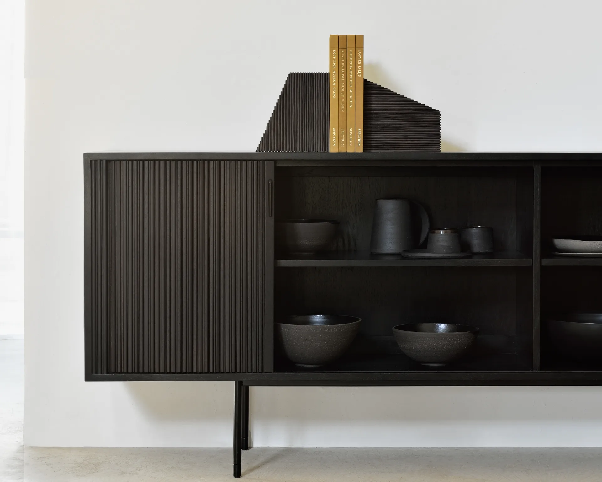 Grooves bookends 2-pack, Mahogany dark brown Ethnicraft