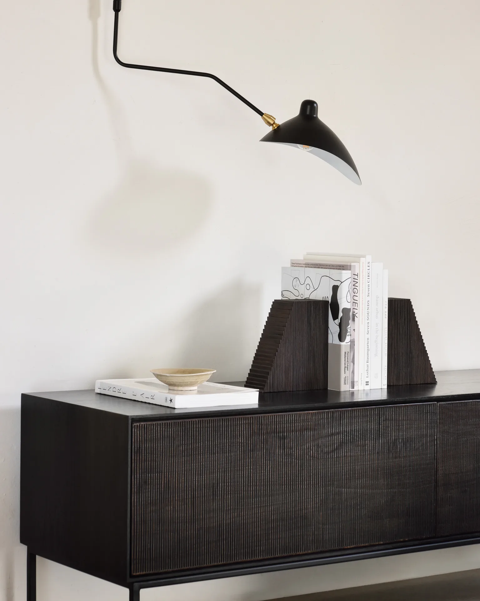 Grooves bookends 2-pack, Mahogany dark brown Ethnicraft