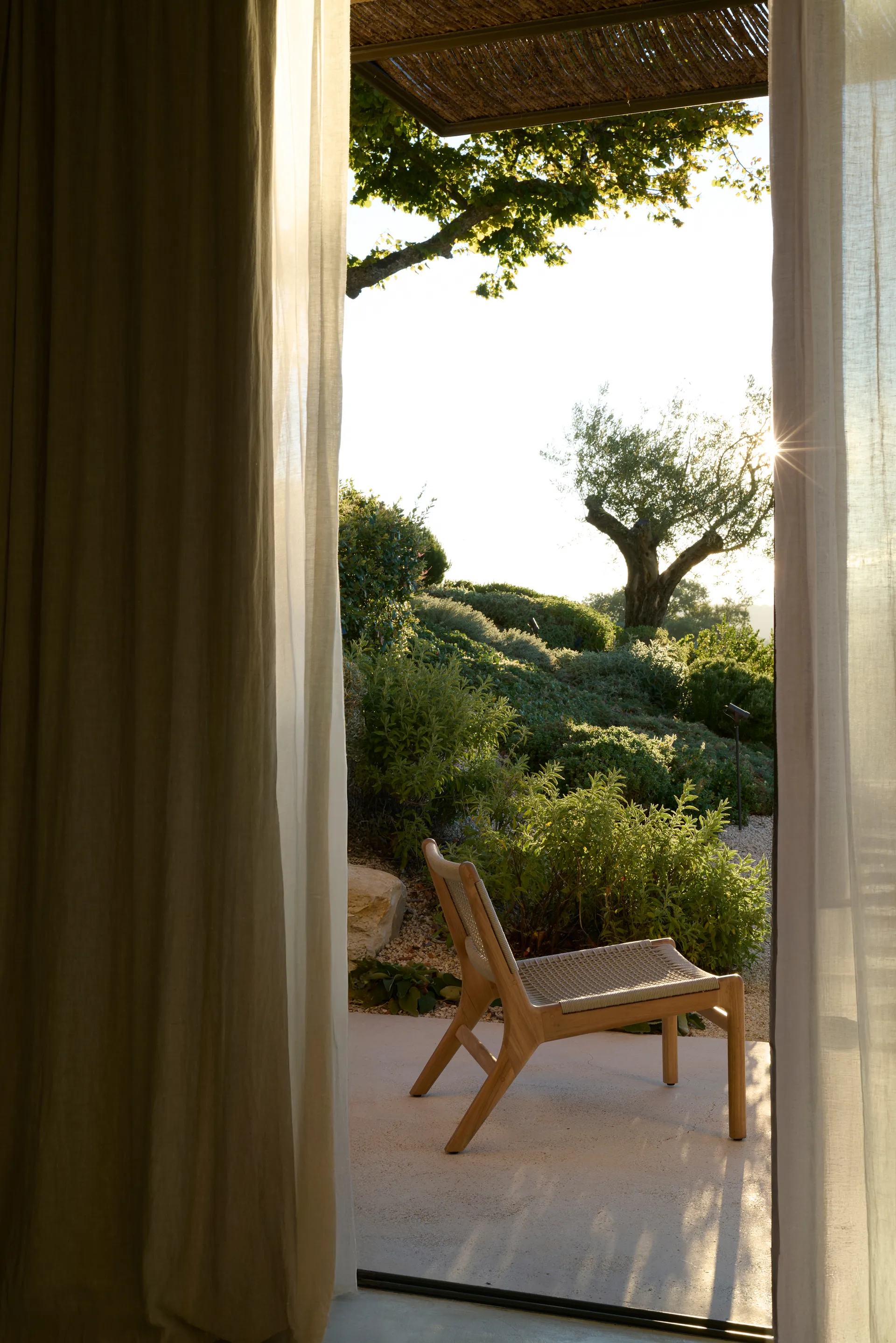 Jack outdoor lounge armchair teak, Beige Ethnicraft