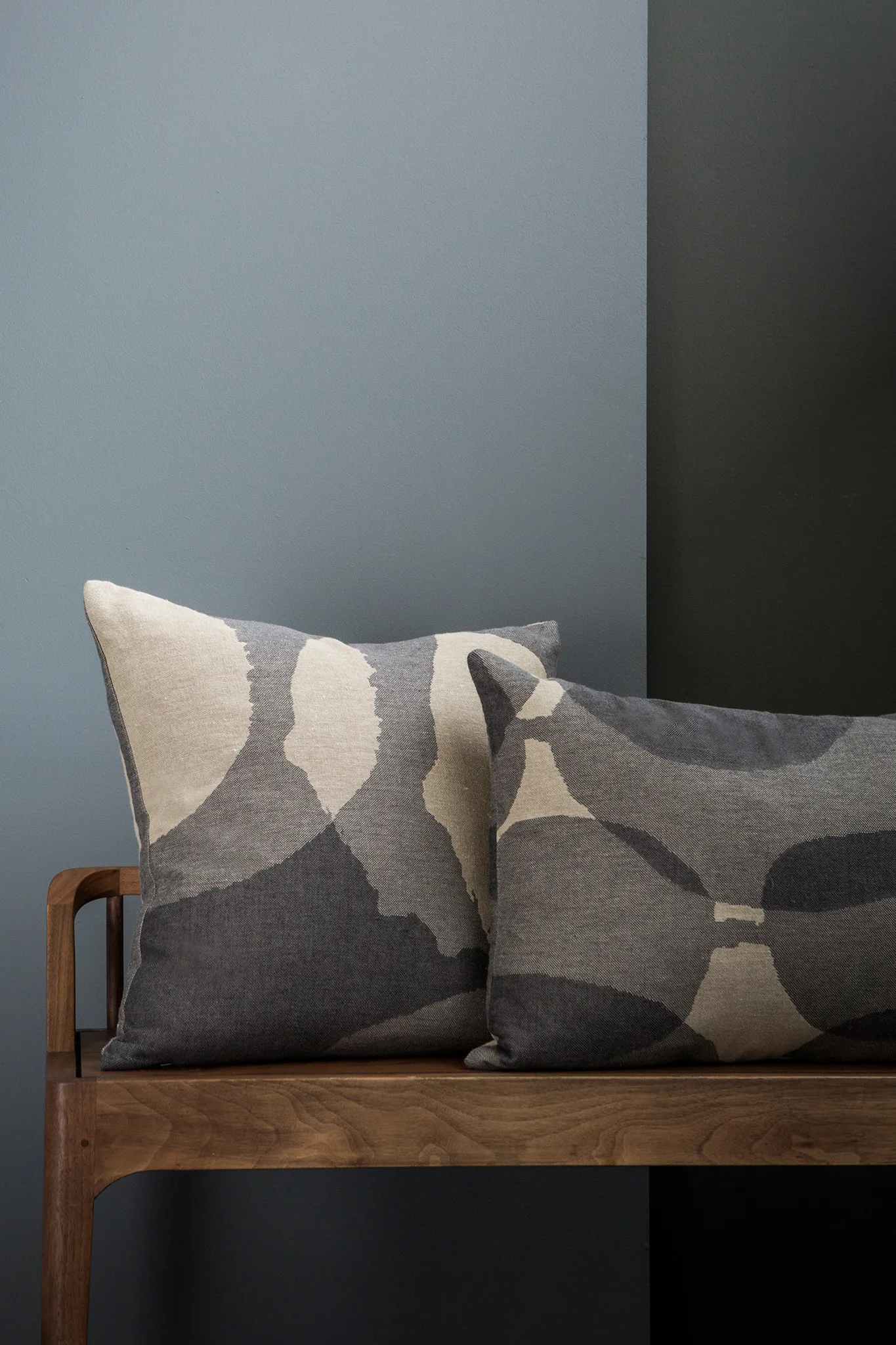 Layered Dots cushion, 50x50 cm Ethnicraft