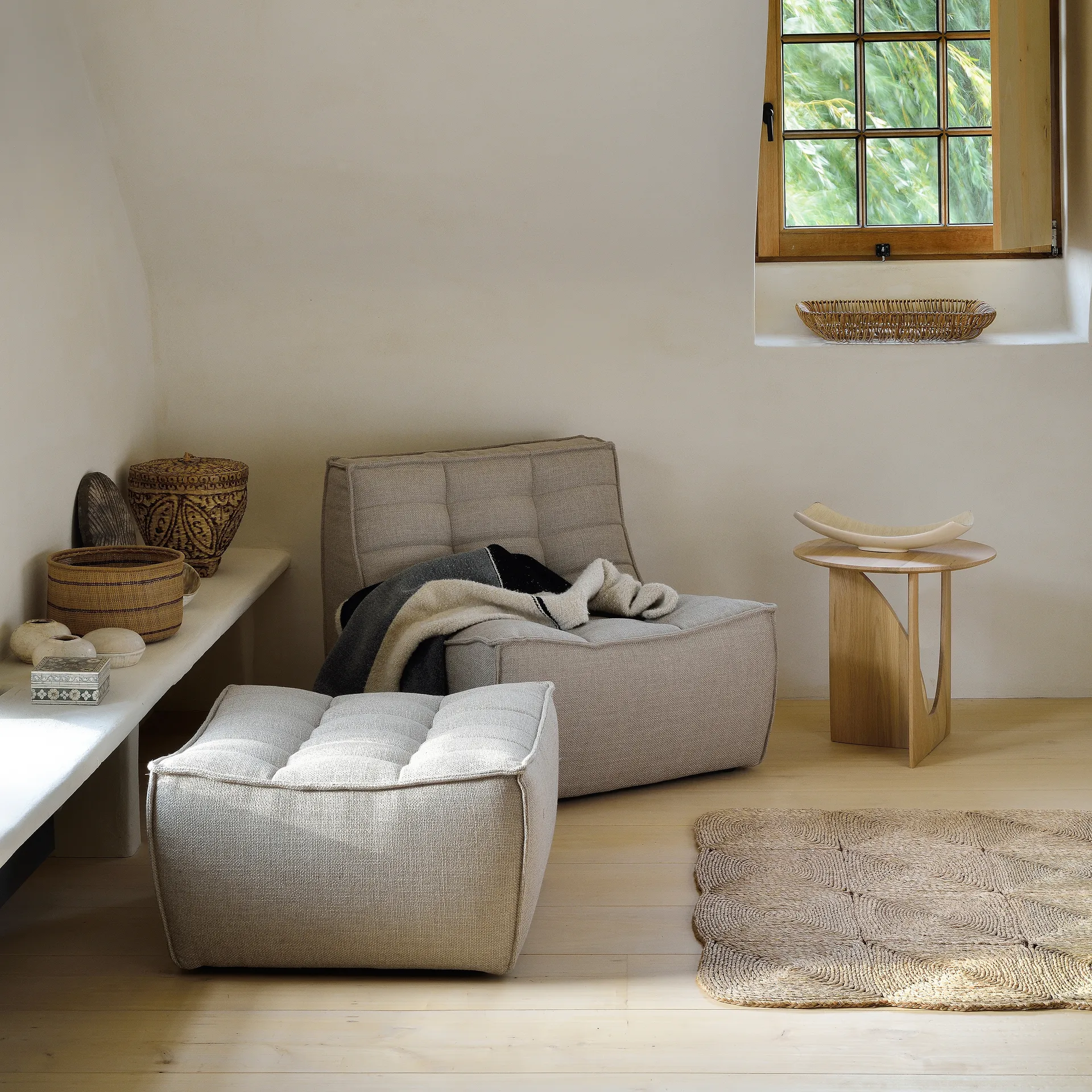 N701 armchair, Fabric beige Ethnicraft