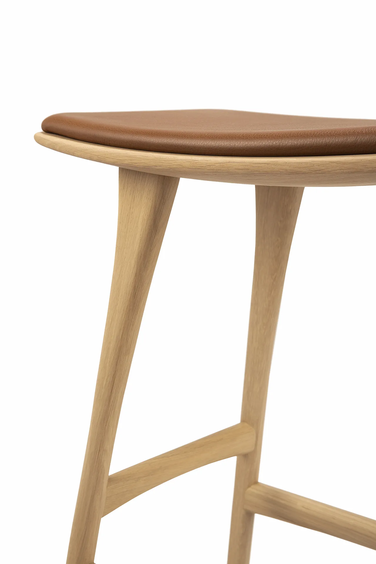 Osso Counter high stool 67 cm, Lacquered oak Ethnicraft