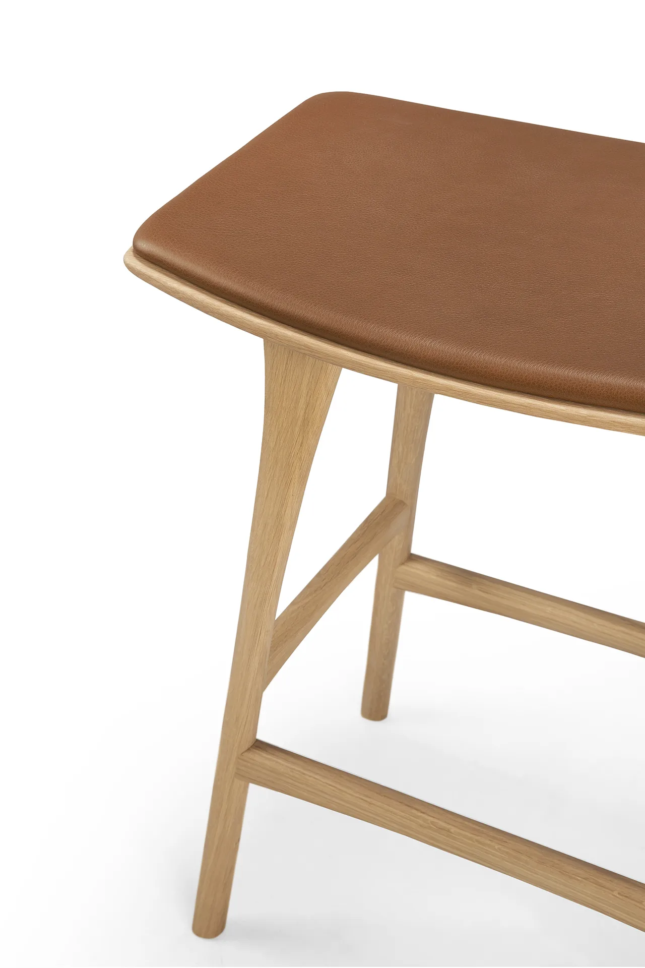 Osso Counter high stool 67 cm, Lacquered oak Ethnicraft