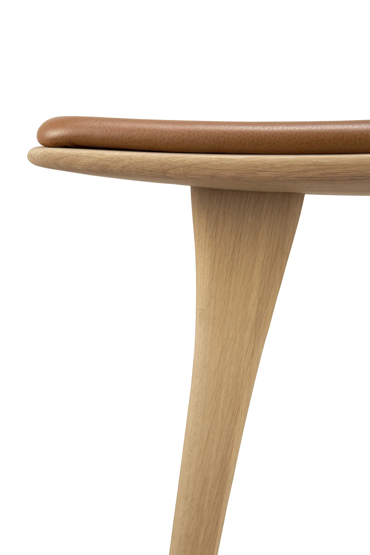 Osso Counter high stool 67 cm, Lacquered oak Ethnicraft