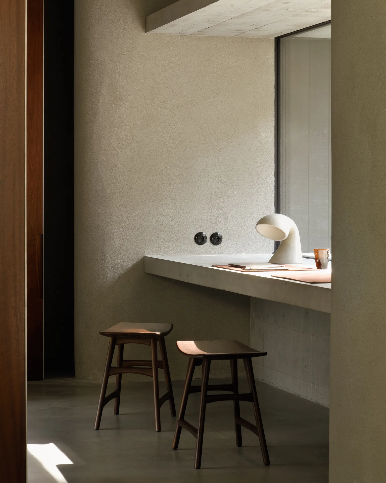 Osso stool 48x50 cm, Lacquered teak brown Ethnicraft